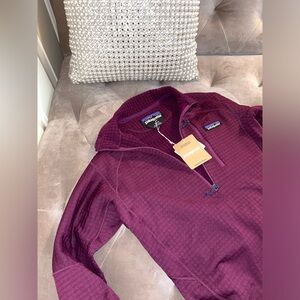 NWT Patagonia half zip top☁️